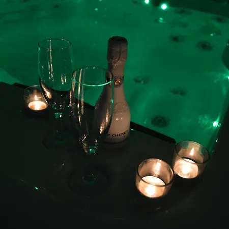 Apartma In Wellness Mesecina Lejlighed *